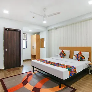 Fabhotel Moro Rohini Sector 11 Hotel